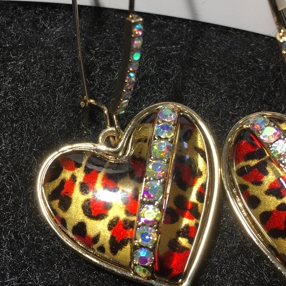 NWT Betsey Johnson Leopard 🐆 Heart ♥️ Drop Earrings - Picture 7 of 7